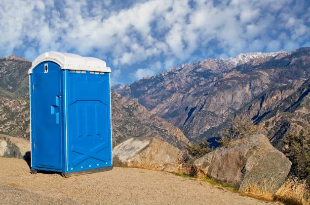 Portable Toilet Options We Offer in Oak Leaf, TX